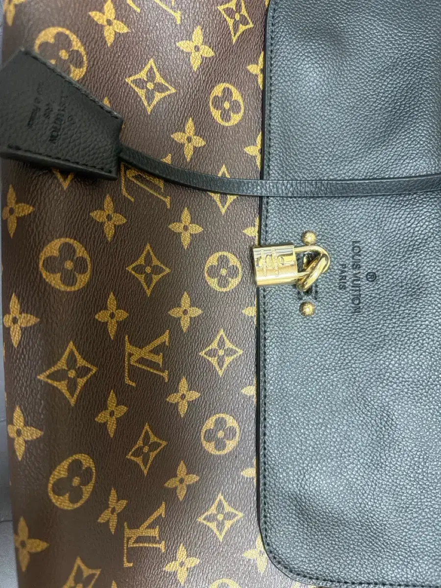 https://media.bunjang.co.kr/product/419043480_1_1783659273_w{res}.jpg